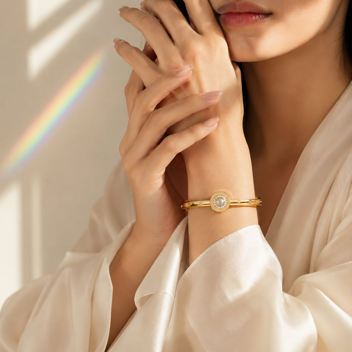 Imperial Mother of Pearl Roman Bracelet