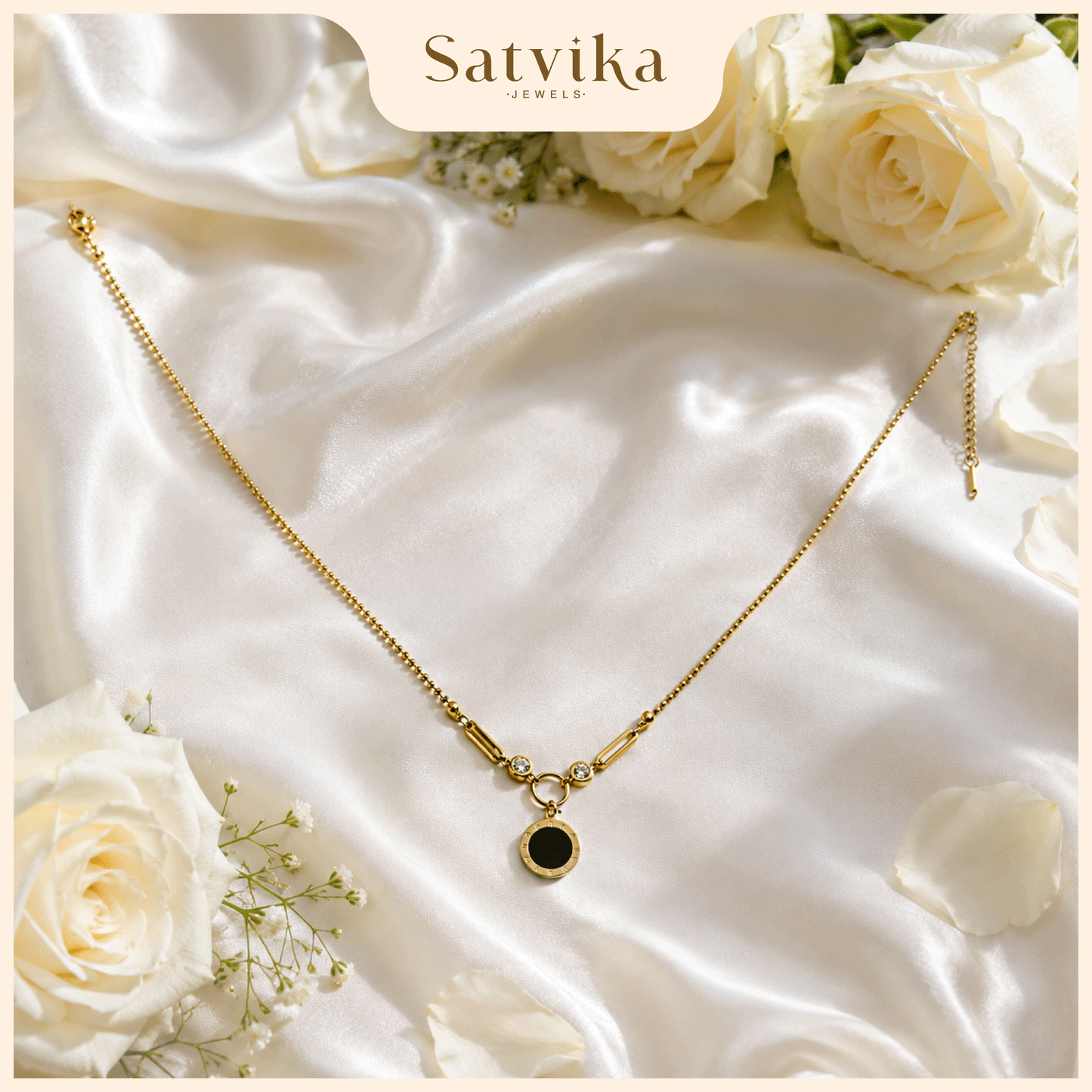 Noir Onyx Medallion Gold Necklace