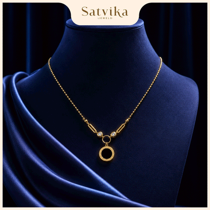 Noir Onyx Medallion Gold Necklace