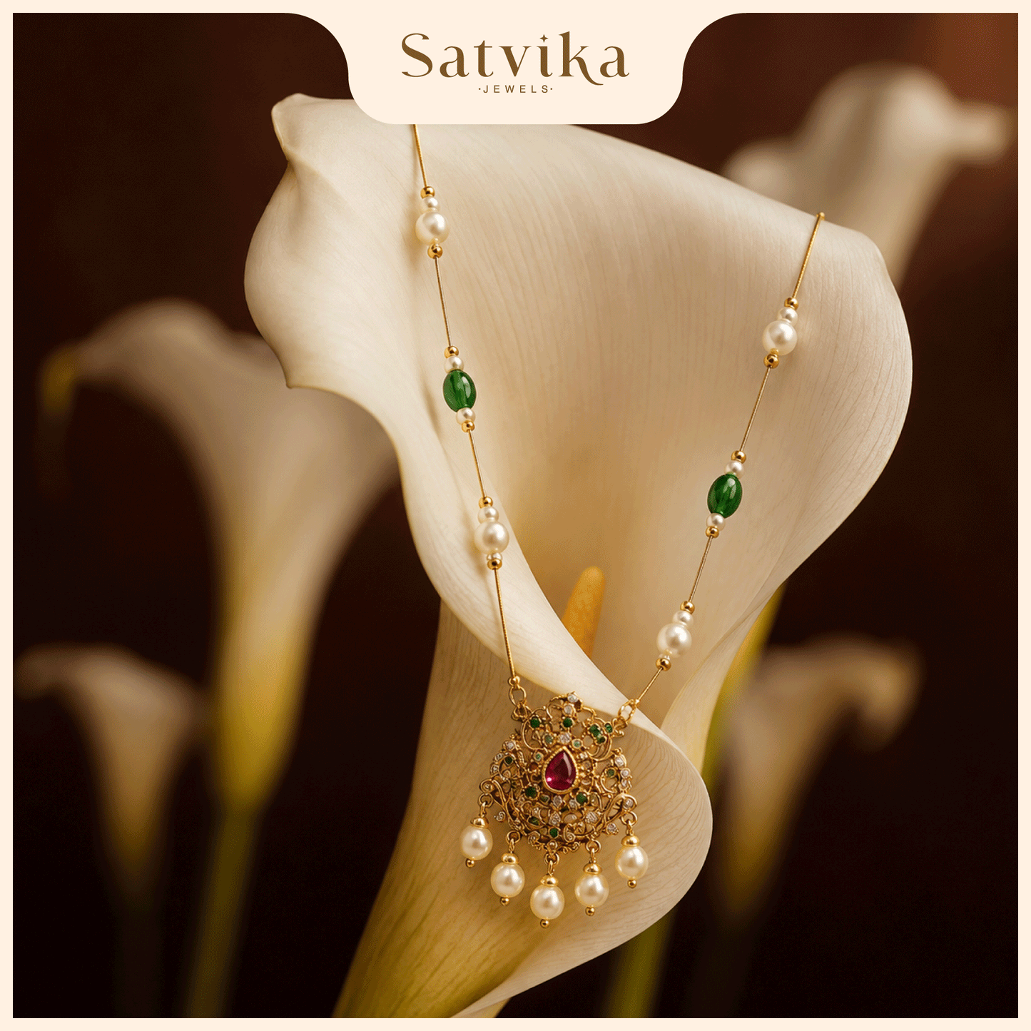 Regal Emerald Pearl Invisible Necklace