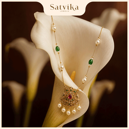 Regal Emerald Pearl Invisible Necklace