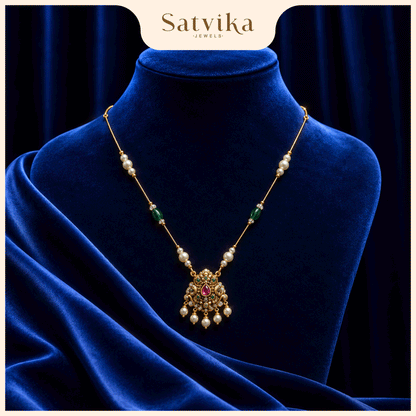 Regal Emerald Pearl Invisible Necklace